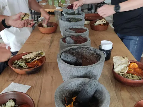 Oaxacan Mole Workshop with a Traditional Cook — photo 4